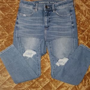 American Eagle High Rise Ripped Jegging Size 6